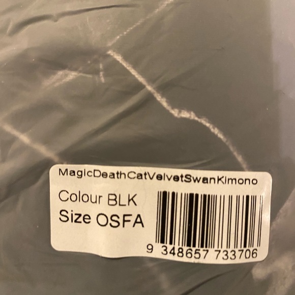 Blackmilk Skeleton Bat Cat Velvet Swan Kimono Size OSFA NWT Skeleton Wings - Picture 13 of 16